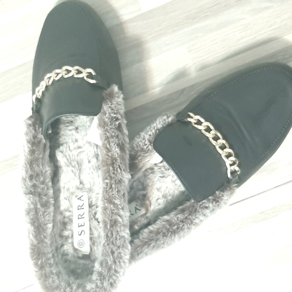 Serra Black metal chain ladies faux fur lined Mules